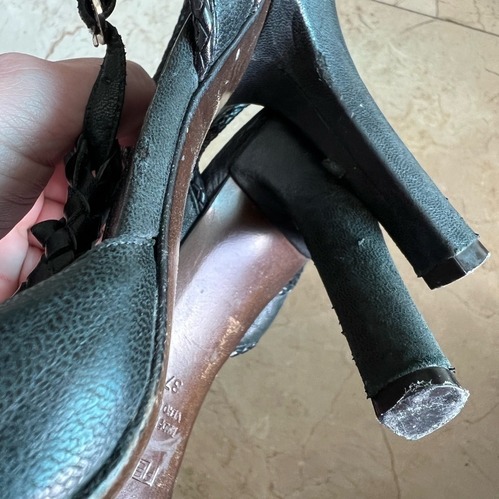 Fendi Black Leather Sandal - Picture 11 of 16